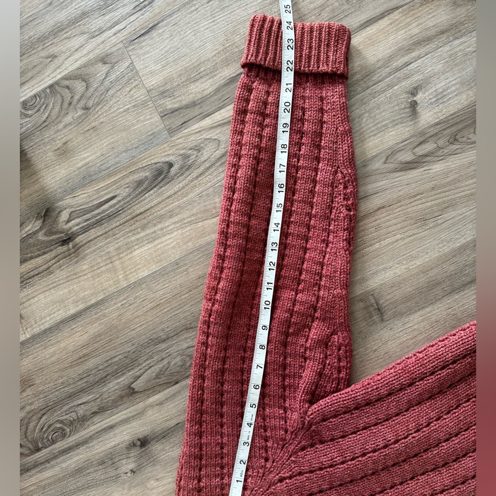 Vintage Rose Cable Knit Sweater - Picture 13 of 15